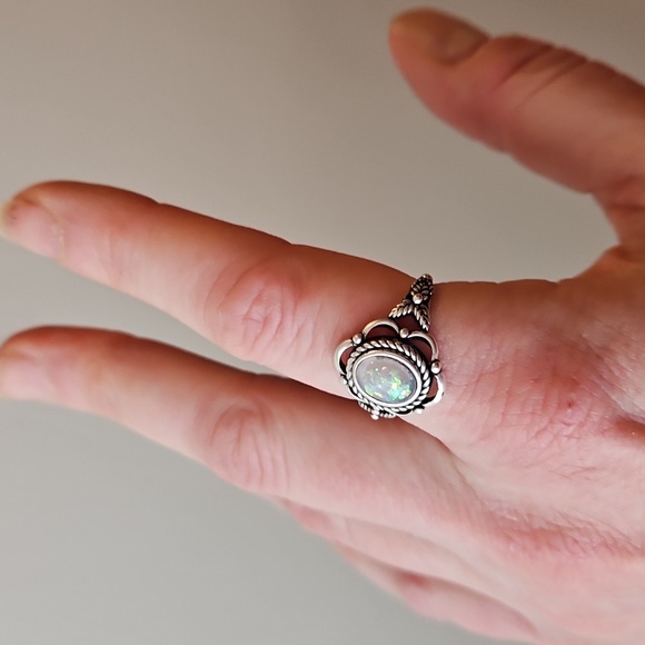 Silver Tone Opal Ring, Vintage Vibe, Size 6, NWOT - Picture 9 of 13